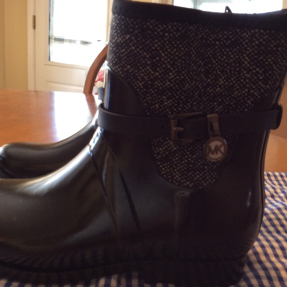 michael kors charm rain booties